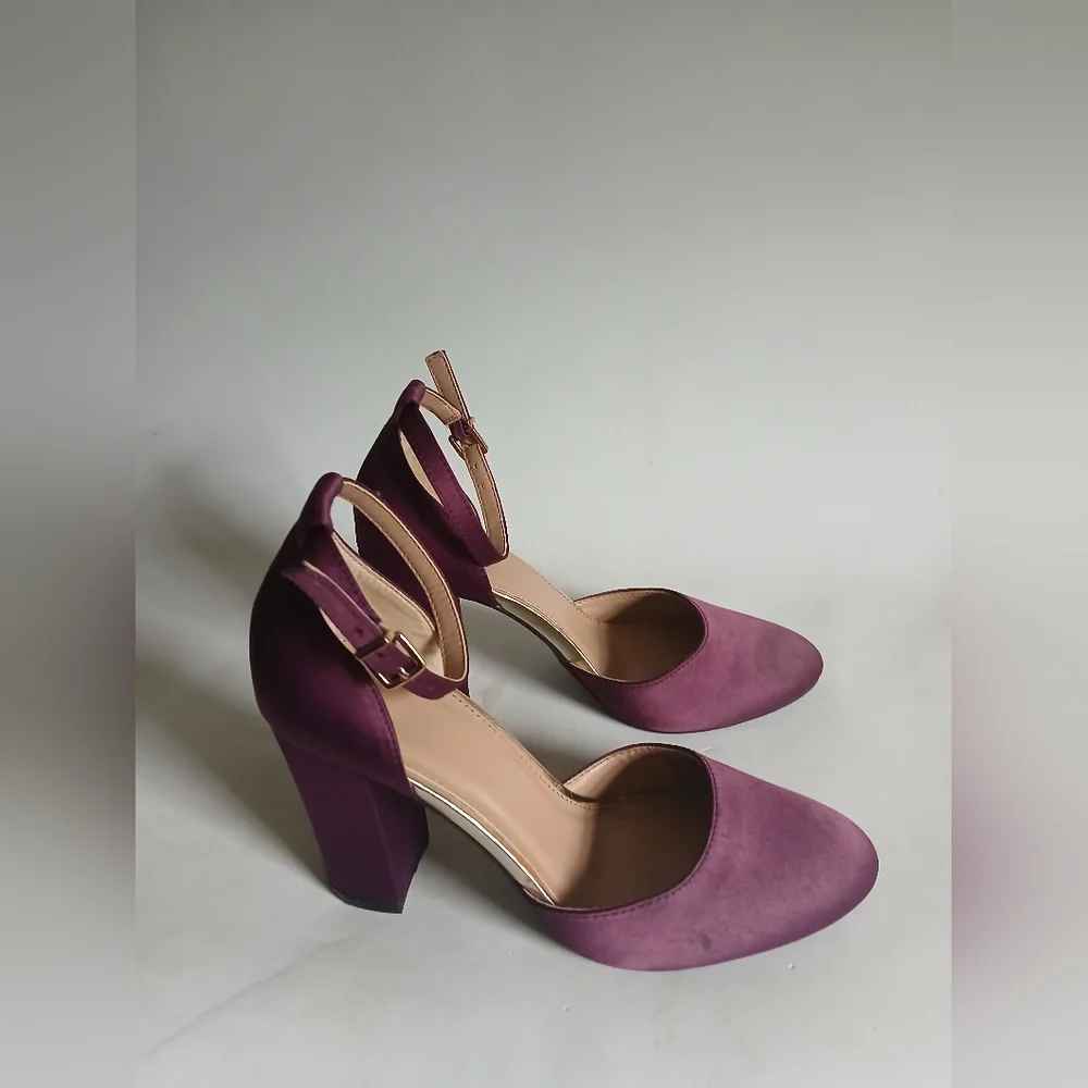 Women's A New Day burgundy fabric ankle strap heeled shoes Sz7M thick heel - Picture 3 of 16